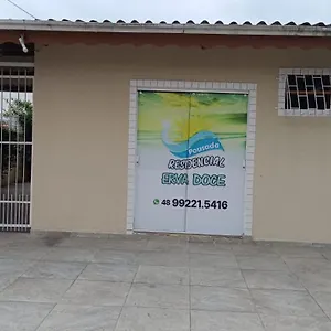 Casa de hóspedes Residencial Erva Doce - 400m Da De Canasvieiras, Florianópolis